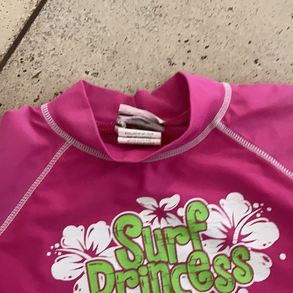 Lullah bette size 6-7 rash guard - Picture 7 of 10